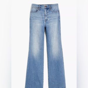 Madewell 11” High rise flare jeans in Caine wash